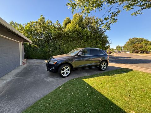 Used 2017 Audi Q5 2.0T Premium Plus w/ Technology Package AWD/4WD image 8