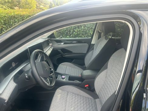 Used 2025 Volkswagen Tiguan S FWD image 4