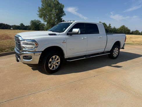 Used 2021 RAM 2500 Laramie AWD/4WD image 2