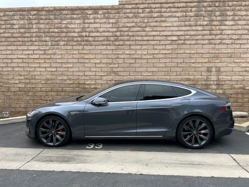 Used 2014 Tesla Model S P85D image 2