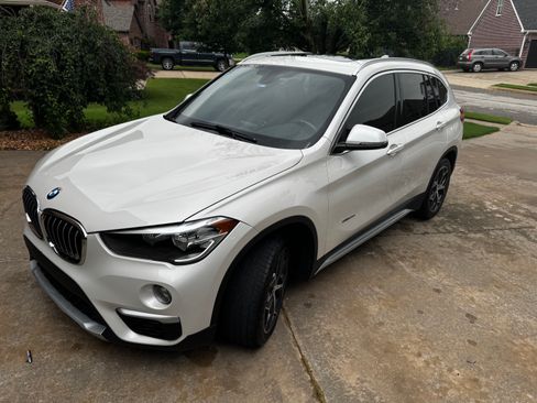 Used 2018 BMW X1 xDrive28i AWD/4WD image 1