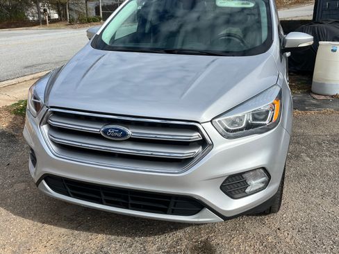 Used 2017 Ford Escape Titanium image 8