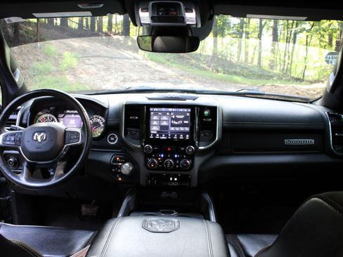Used 2024 RAM 1500 Laramie AWD/4WD image 19