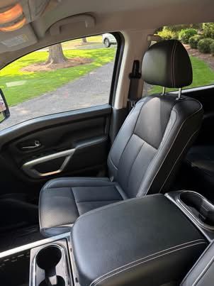 Used 2018 Nissan Titan PRO-4X AWD/4WD image 11
