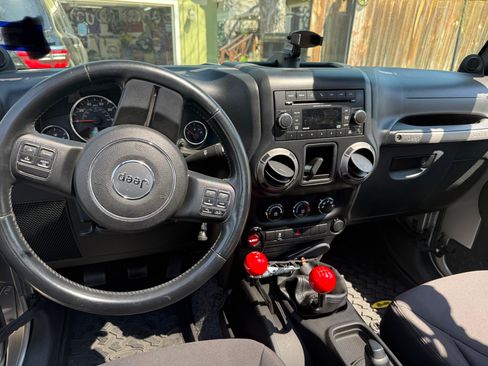 Used 2014 Jeep Wrangler Sport w/ Connectivity Group image 4