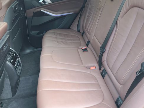 Used 2019 BMW X5 xDrive40i AWD/4WD image 16