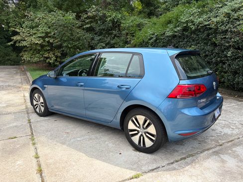 Used 2016 Volkswagen e-Golf SEL Premium FWD image 4