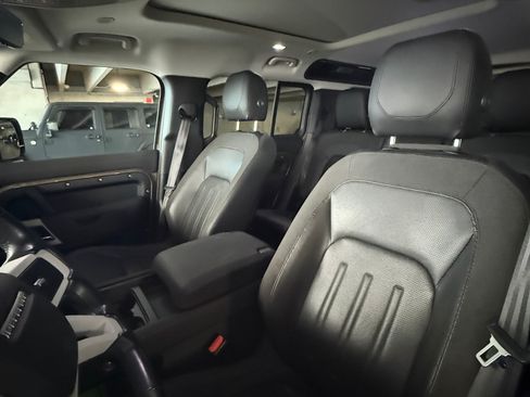 Used 2020 Land Rover Defender 110 SE image 16