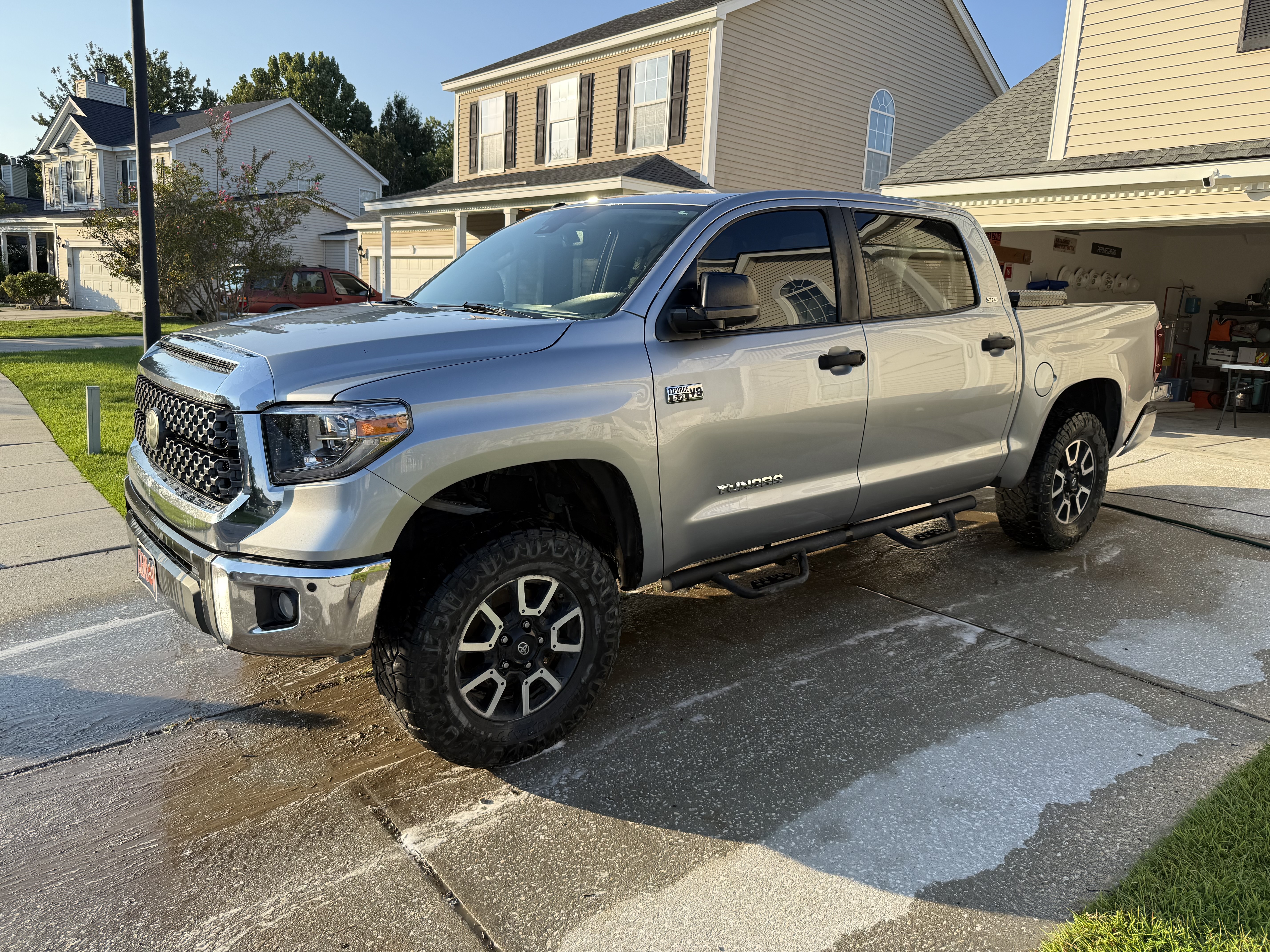 Used 2019 Toyota Tundra SR5 w/ Convenience Package AWD/4WD image 2