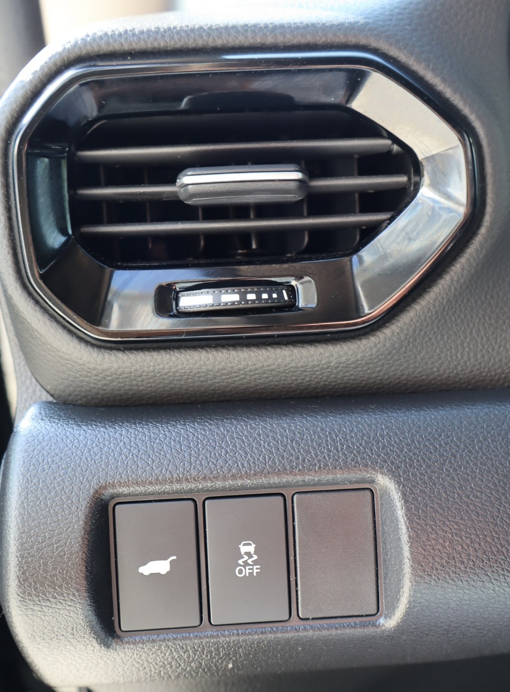 Used 2025 Honda Pilot Touring image 14