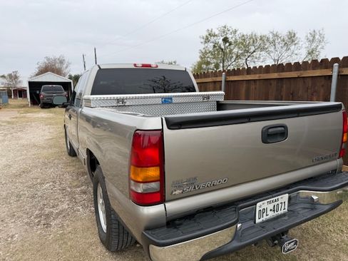 Used 2001 Chevrolet Silverado 1500 LS image 4