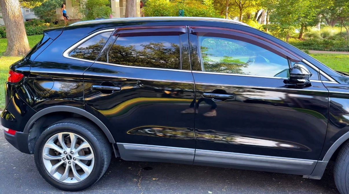 Used 2016 Lincoln MKC Select w/ Select Plus Package FWD image 5