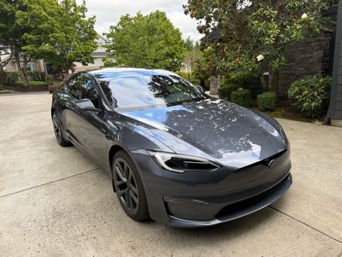 Used 2022 Tesla Model S Standard Range AWD/4WD image 2