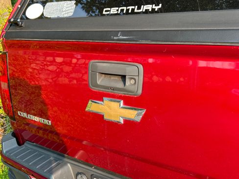 Used 2017 Chevrolet Colorado Z71 AWD/4WD image 4