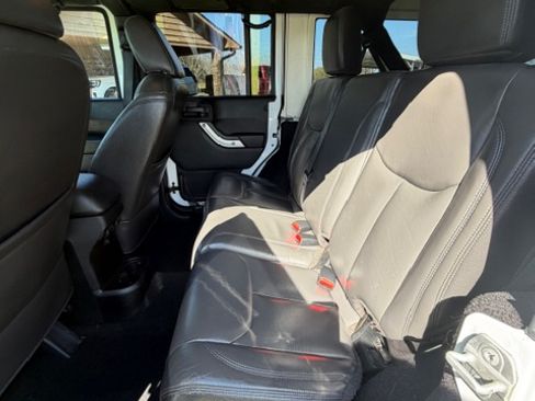 Used 2015 Jeep Wrangler Unlimited Sahara w/ Connectivity Group image 6