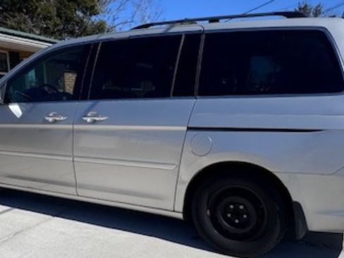 Used 2005 Honda Odyssey Touring image 1