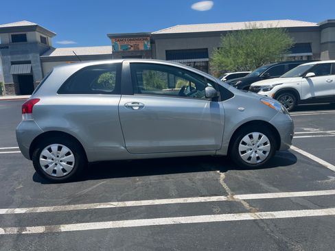 Used 2009 Toyota Yaris S FWD image 5