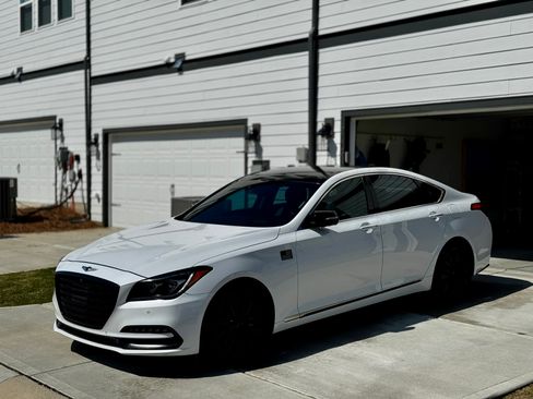 Used 2018 Genesis G80 5.0 Ultimate RWD image 2