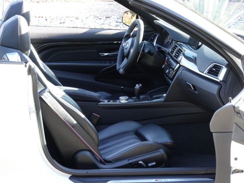 Used 2019 BMW M4 Convertible w/ Competition Package image 19