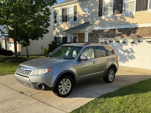 Used 2011 Subaru Forester 2.5X Premium w/ All-Weather Pkg AWD/4WD image 1