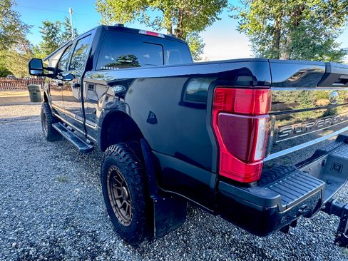 Used 2022 Ford F350 Lariat w/ Black Appearance Package AWD/4WD image 13