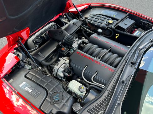 Used 1998 Chevrolet Corvette Convertible w/ Performance Handling Pkg RWD image 8