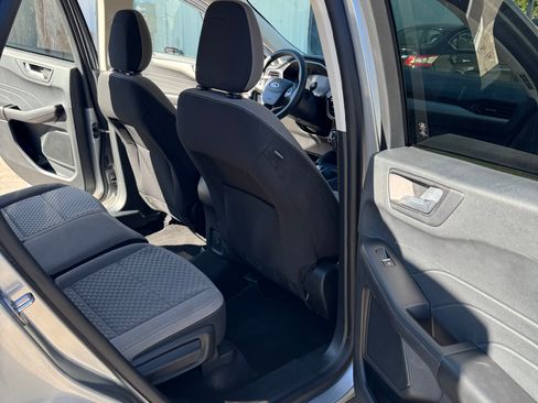 Used 2021 Ford Escape SE image 13