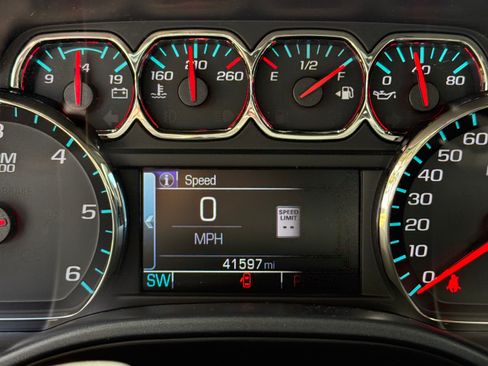 Used 2018 GMC Sierra 1500 SLT w/ Enhanced Driver Alert Package image 11