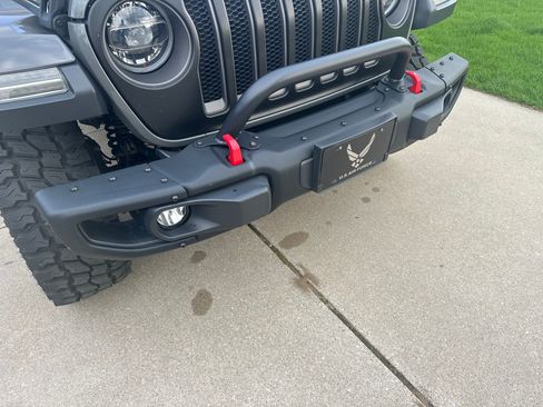 Used 2019 Jeep Wrangler Unlimited Rubicon w/ Dual Top Group AWD/4WD image 17