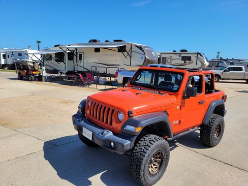 Used 2019 Jeep Wrangler Sport image 6