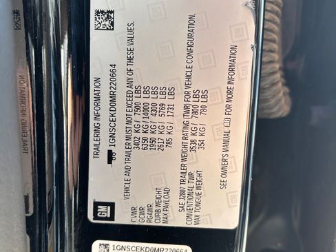 Used 2021 Chevrolet Suburban RST w/ Luxury Package image 14