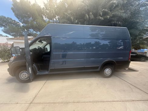 Used 2024 RAM ProMaster 3500 FWD image 4
