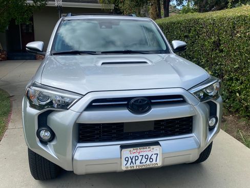 Used 2020 Toyota 4Runner TRD Off-Road Premium w/ Moonroof Package AWD/4WD image 1