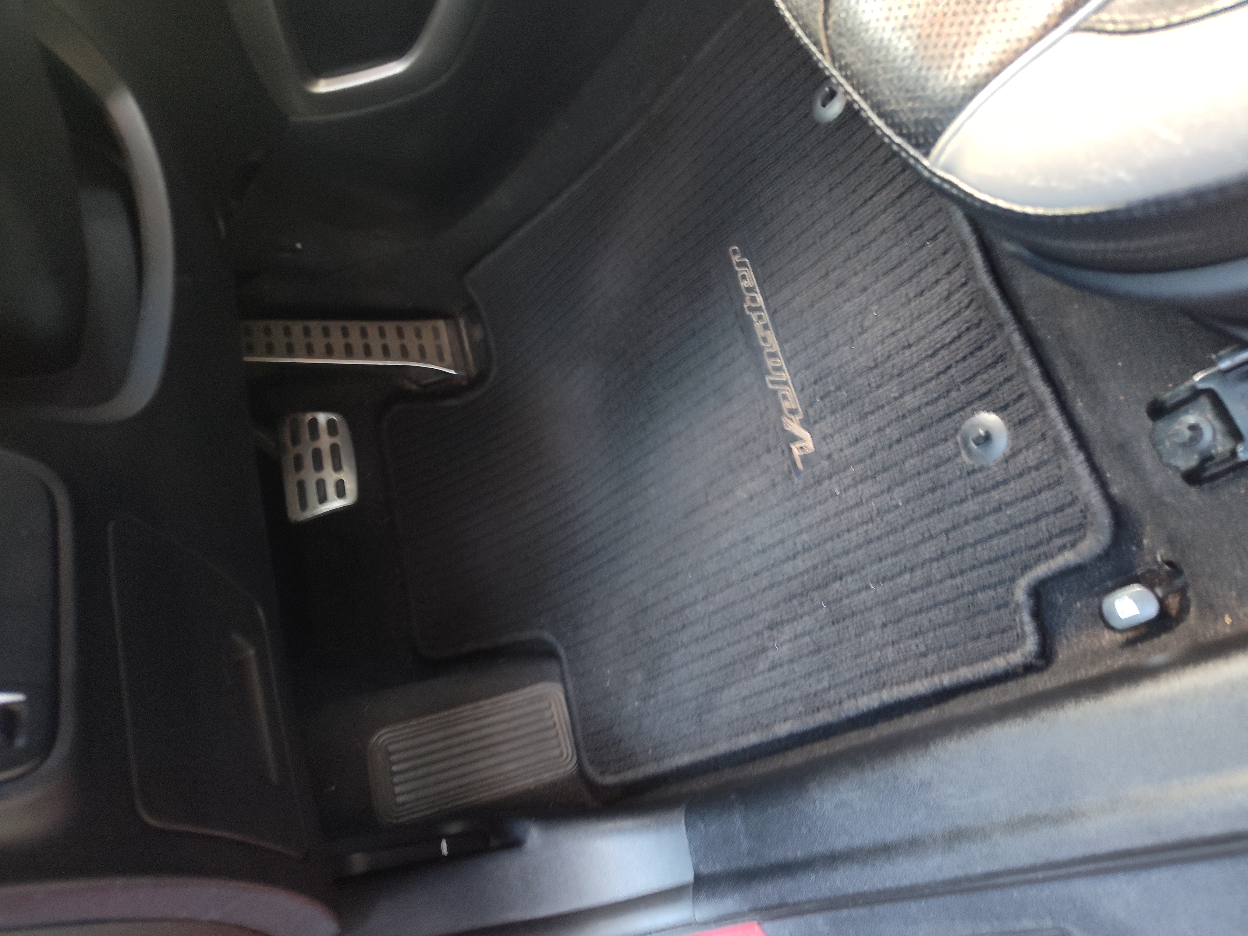Used 2015 Hyundai Veloster Turbo FWD image 17