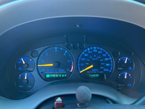 Used 2000 Chevrolet S10 Pickup 4x4 Extended Cab w/ Preferred Equipment Group image 9