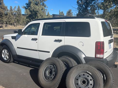 Used 2007 Dodge Nitro SXT image 10
