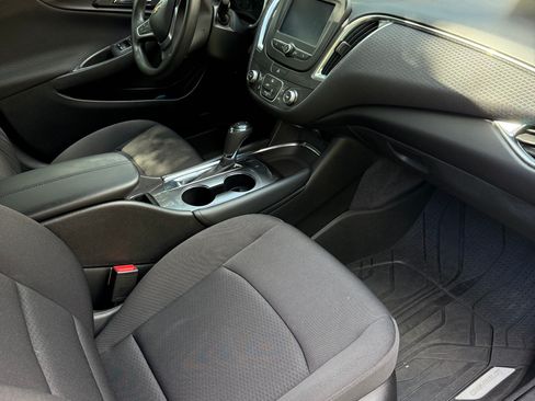 Used 2018 Chevrolet Malibu LT FWD image 5