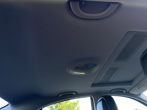 Used 2009 Mercedes-Benz E 550 Sedan image 28