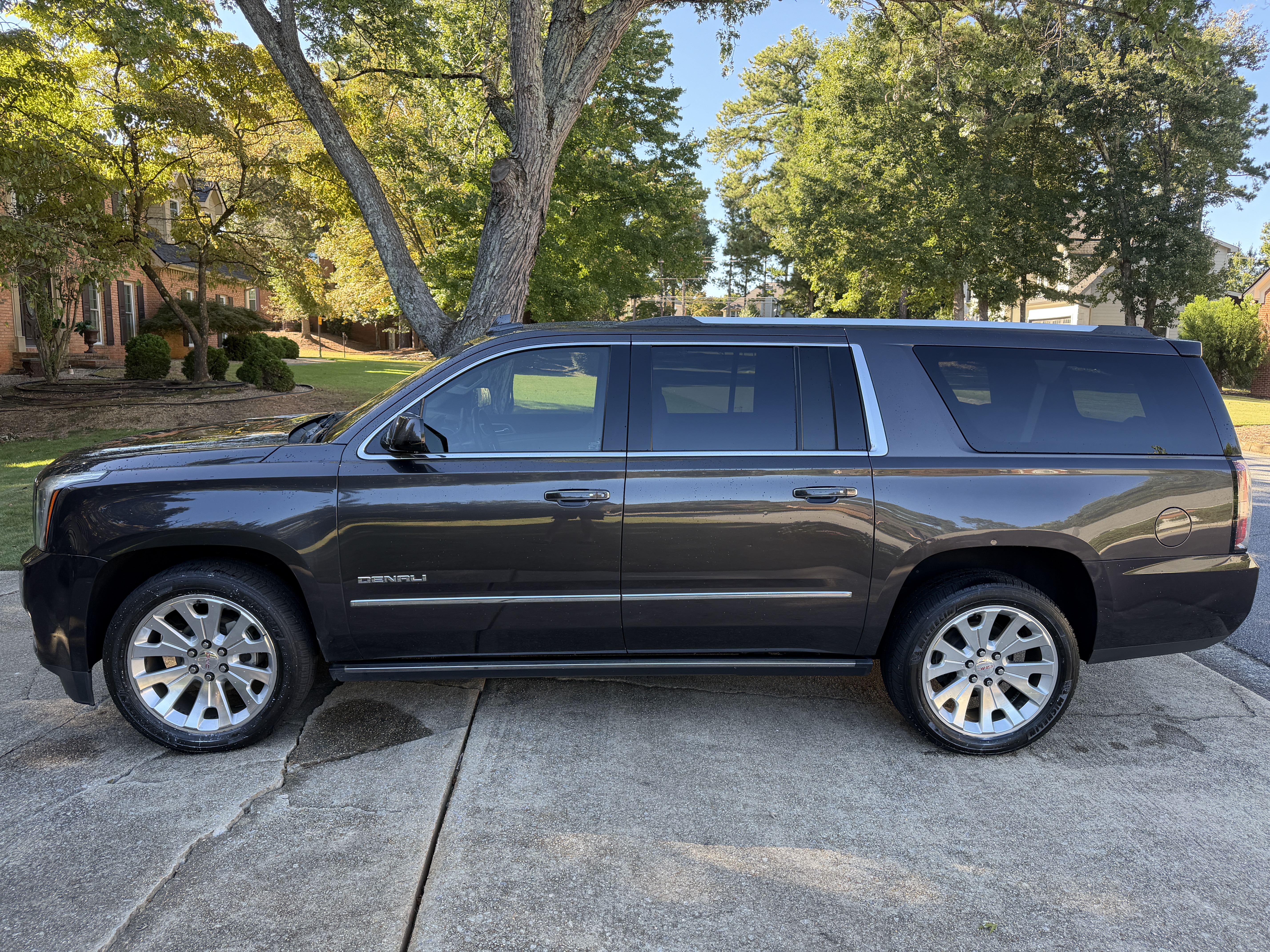 Used 2016 GMC Yukon XL Denali w/ Open Road Package AWD/4WD image 2