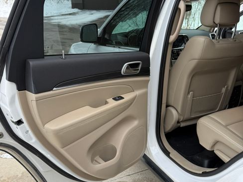 Used 2021 Jeep Grand Cherokee Limited image 6