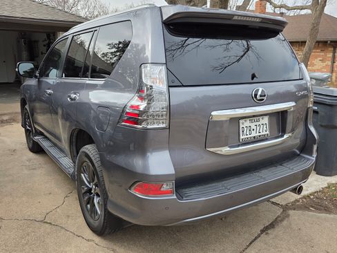 Used 2022 Lexus GX 460 Premium w/ Premium Package image 4