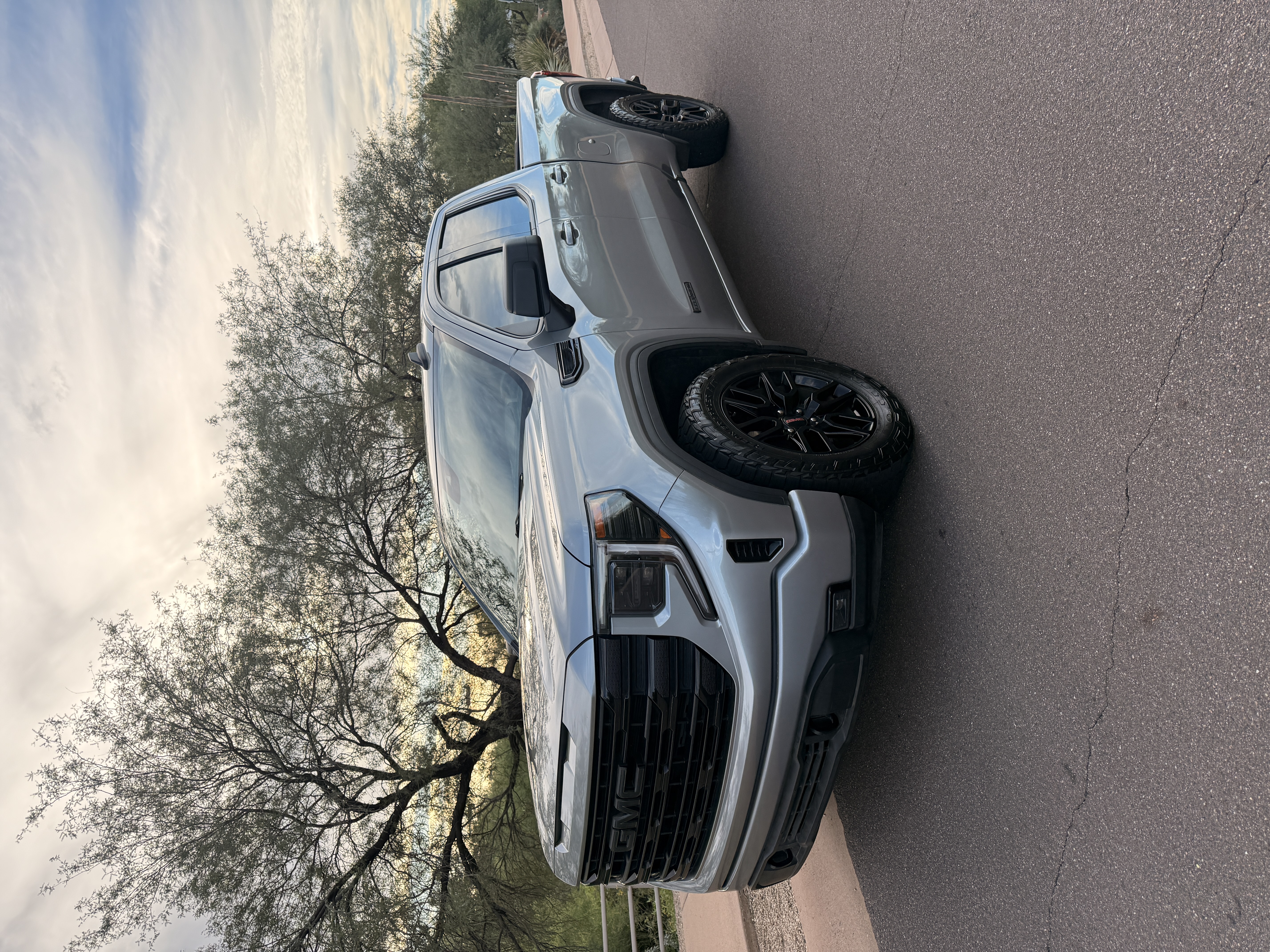 Used 2023 GMC Sierra 1500 Elevation RWD image 1