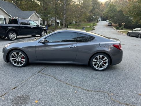 Used 2015 Hyundai Genesis 3.8 image 8