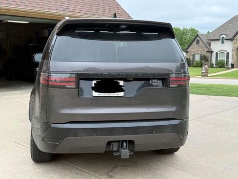 Used 2022 Land Rover Discovery S R-Dynamic AWD/4WD image 6