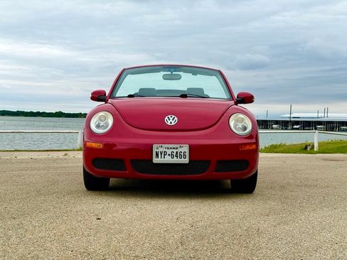 Used 2009 Volkswagen Beetle S FWD image 1