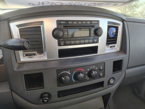 Used 2008 Dodge Ram 1500 Truck SLT image 10