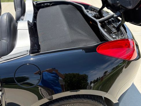 Used 2006 Pontiac Solstice Convertible w/ Premium Package RWD image 8