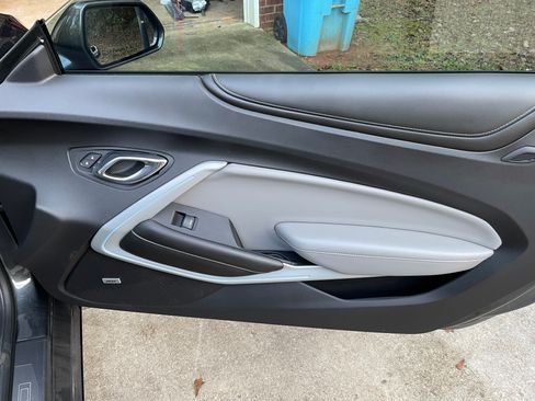 Used 2016 Chevrolet Camaro SS RWD image 8