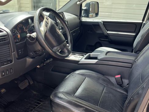 Used 2014 Nissan Titan SL w/ SL Moonroof Package image 11