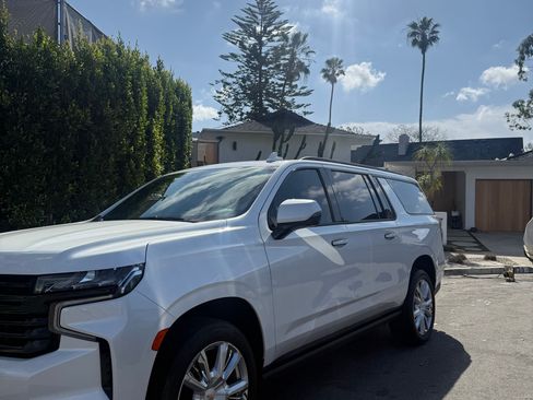 Used 2021 Chevrolet Suburban High Country w/ Premium Package image 2